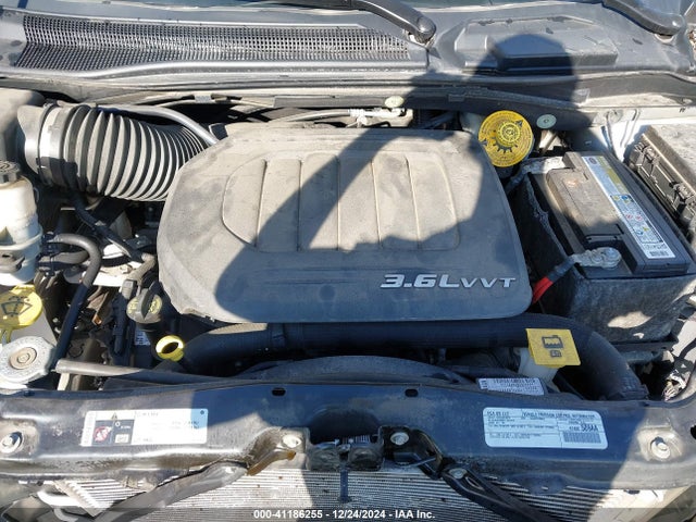 2C4RC1CG8GR188702 Chrysler Town & Country Touring-l Anniversary Edition