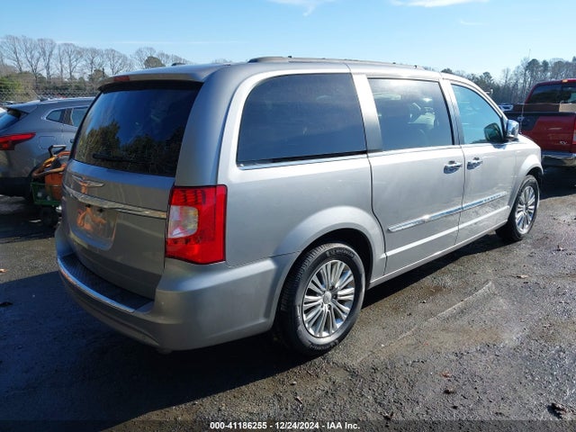 2C4RC1CG8GR188702 Chrysler Town & Country Touring-l Anniversary Edition