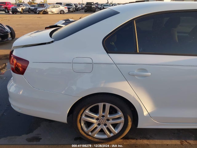 Продажа на аукционе авто 2018 Volkswagen Jetta 1.4t S, vin: 3VW2B7AJ1JM207687, номер лота: 41186279