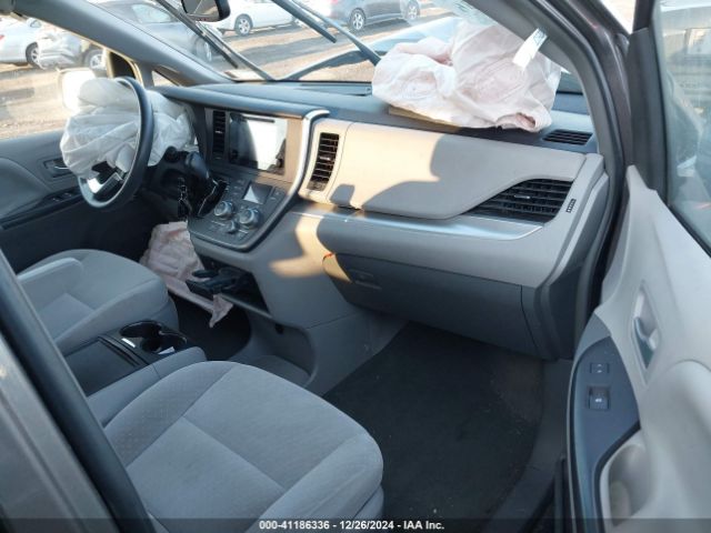 5TDKK3DC6FS607437 Toyota Sienna Le 8 Passenger