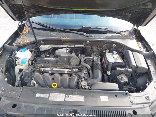 1VWAP7A3XEC008000 Volkswagen Passat 2.5l Wolfsburg Edition