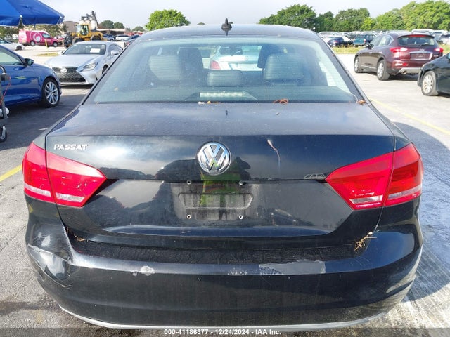 1VWAP7A3XEC008000 Volkswagen Passat 2.5l Wolfsburg Edition