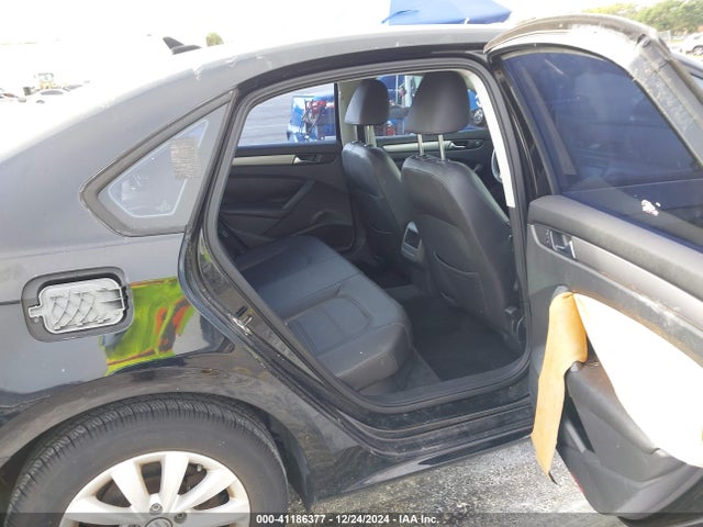 1VWAP7A3XEC008000 Volkswagen Passat 2.5l Wolfsburg Edition