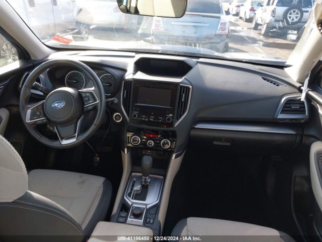 JF2SKAGCXKH595616 Subaru Forester Premium