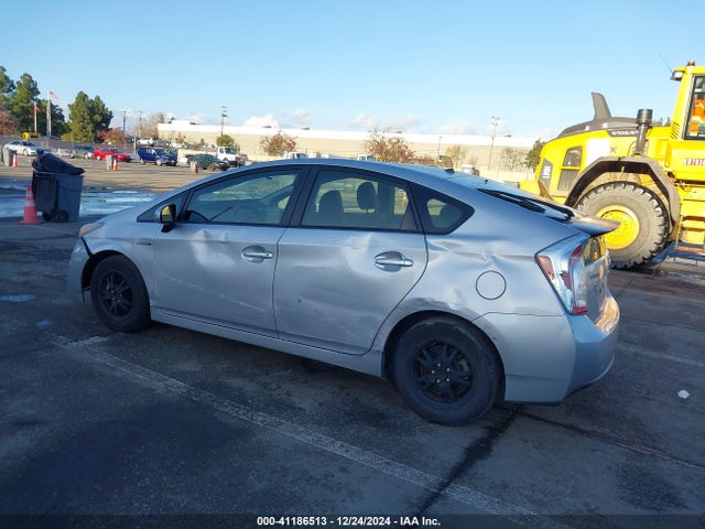 Toyota Prius 2015 JTDKN3DU9F1932225 Image 3