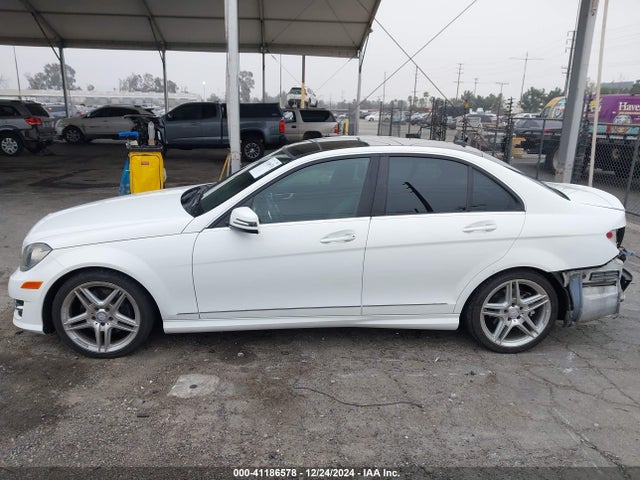WDDGF8AB4EG226400 Mercedes-Benz C 300 Luxury 4matic/sport 4matic
