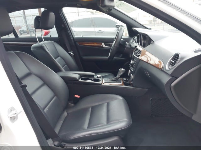 WDDGF8AB4EG226400 Mercedes-Benz C 300 Luxury 4matic/sport 4matic