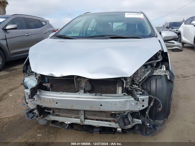 JTDKDTB33E1575118 Toyota Prius C One