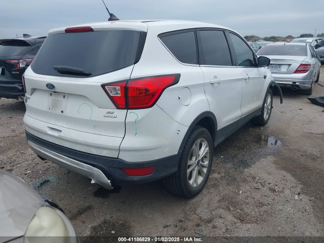 Ford ESCAPE SE 2019 1FMCU0GD4KUB56785 Image 4