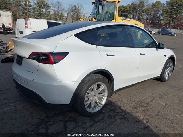 2023 TESLA MODEL Y 7SAYGDEE2PA155638 Photo 3