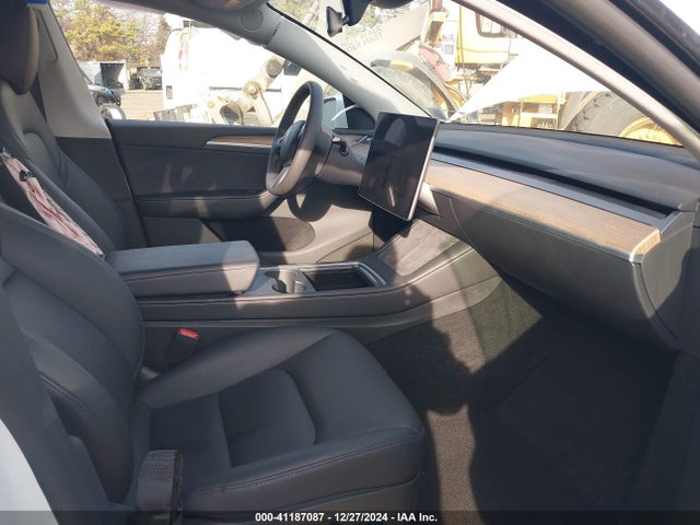 2023 TESLA MODEL Y 7SAYGDEE2PA155638 Photo 4
