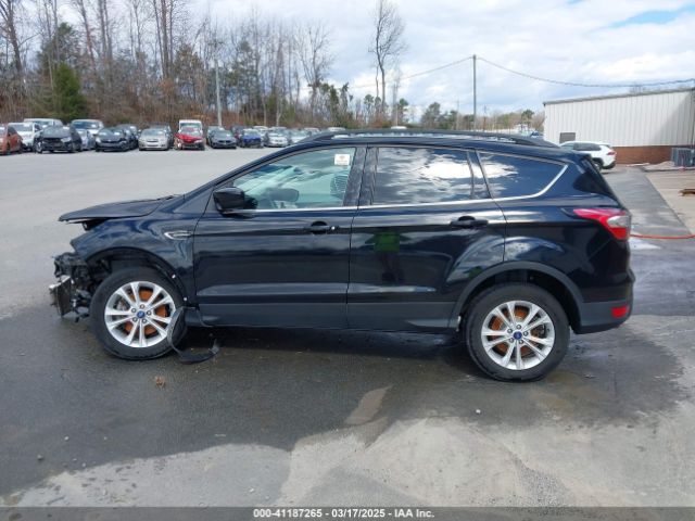 1FMCU9HD9JUD17181 Ford ESCAPE SEL