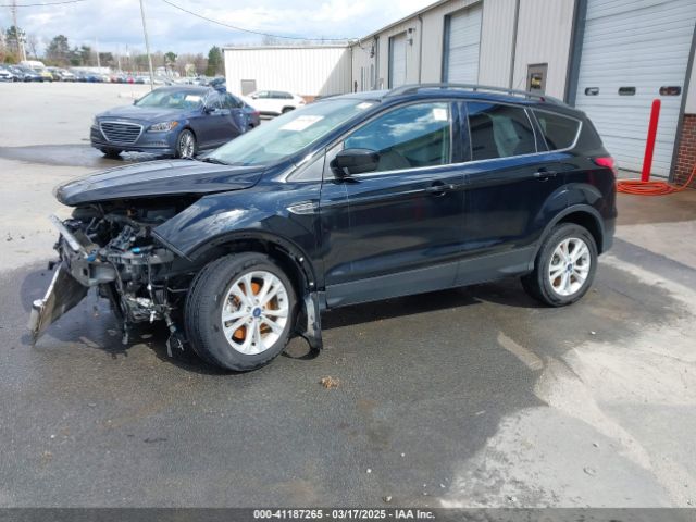 1FMCU9HD9JUD17181 Ford ESCAPE SEL