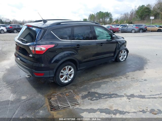 1FMCU9HD9JUD17181 Ford ESCAPE SEL