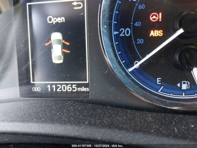 2T1BURHE8JC013782 Toyota COROLLA SE
