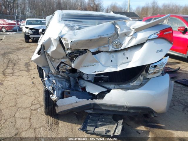 2T1BURHE8JC013782 Toyota COROLLA SE