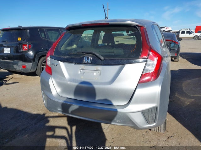 Honda FIT LX 2016 JHMGK5H59GS010450 Image 16