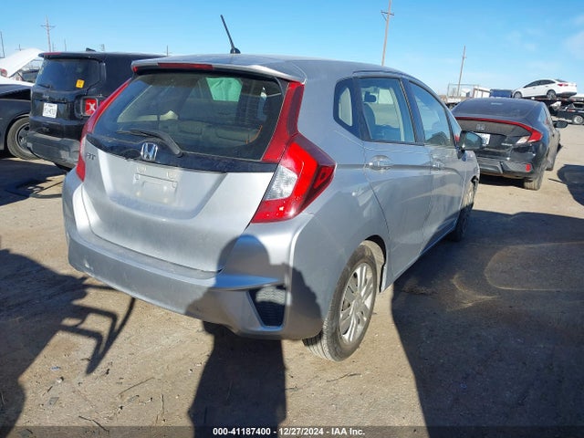 Honda FIT LX 2016 JHMGK5H59GS010450 Image 4