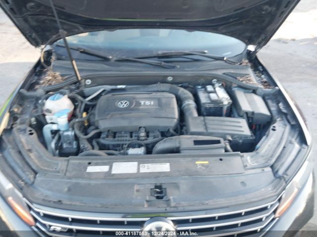 1VWDT7A3XHC048445 Volkswagen Passat 1.8t R-line