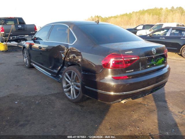 1VWDT7A3XHC048445 Volkswagen Passat 1.8t R-line