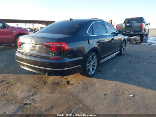 1VWDT7A3XHC048445 Volkswagen Passat 1.8t R-line
