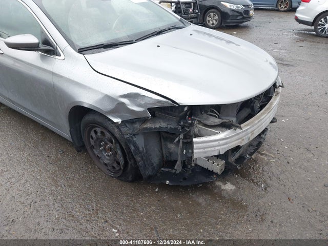 Chrysler 200 LX 2015 1C3CCCFB2FN671457 Image 6