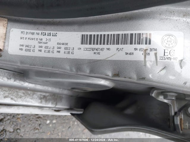 1C3CCCFB2FN671457 Chrysler 200 LX