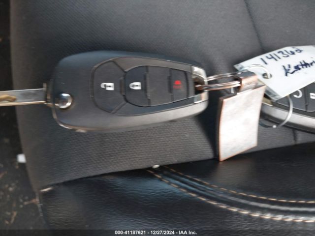 KL7CJPSM8MB374852 Chevrolet Trax Awd Lt
