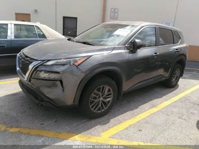 5N1AT3AA9MC795814 Nissan Rogue S Fwd