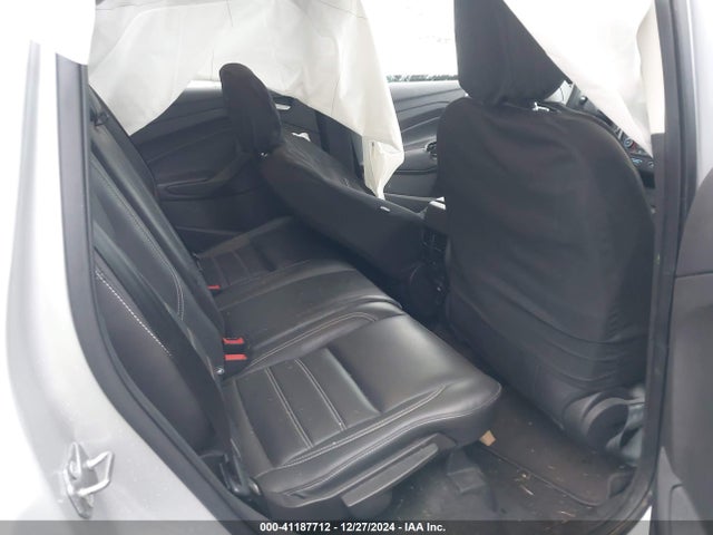 1FMCU9HD6KUA24047 Ford ESCAPE SEL