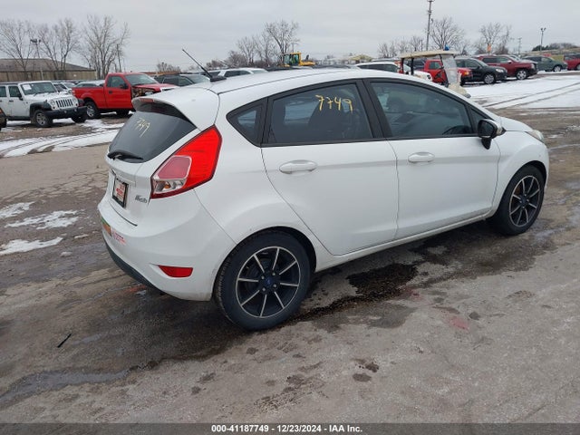 Ford FIESTA SE 2015 3FADP4EJ4FM223899 Image 4