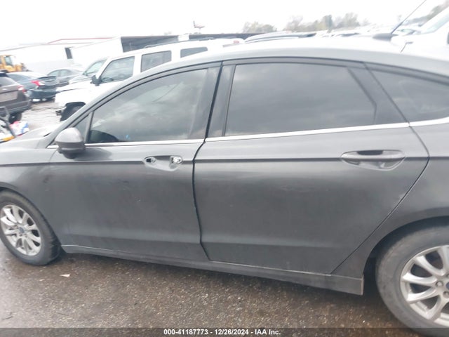 Ford FUSION S 2017 3FA6P0G70HR175133 Image 14