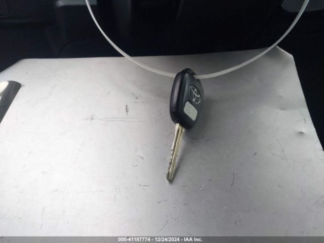5YFBURHE3FP360413 Toyota Corolla Le Plus