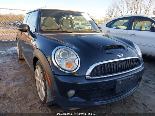 2007 MINI COOPER S WMWMF73587TL86852 Photo 0