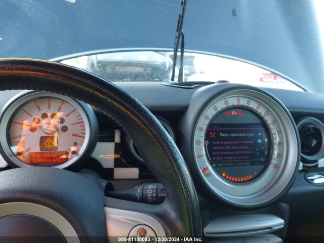 2007 MINI COOPER S WMWMF73587TL86852 Photo 6