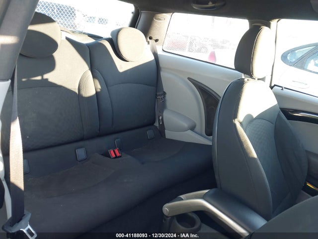 2007 MINI COOPER S WMWMF73587TL86852 Photo 7