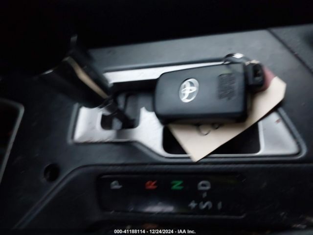 JTMRFREV6JD226925 Toyota Rav4 Adventure/xle