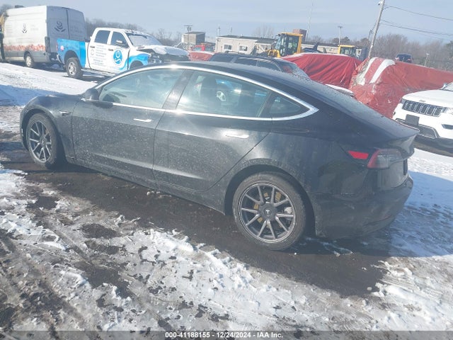 2019 TESLA MODEL 3 5YJ3E1EA9KF313414 Photo 2