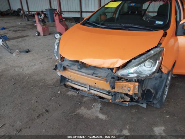 JTDKDTB30G1589447 Toyota Prius C Two