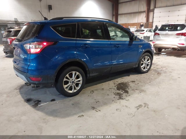 1FMCU9GDXJUA18767 Ford ESCAPE SE