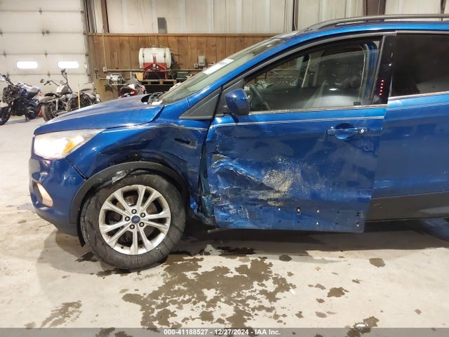 1FMCU9GDXJUA18767 Ford ESCAPE SE