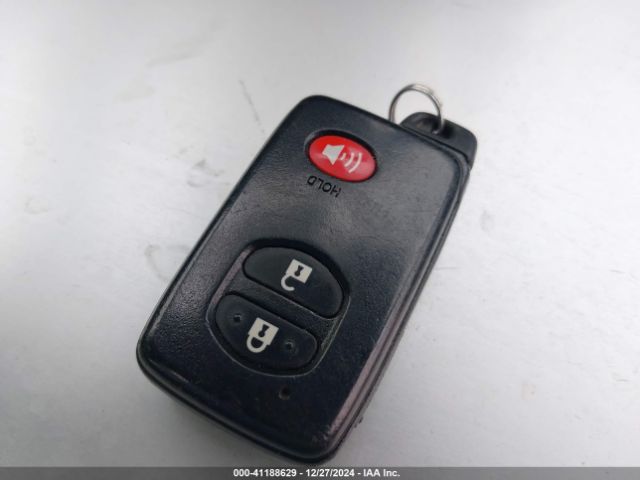 JTDKN3DU8F0399211 Toyota Prius Two