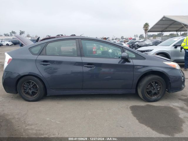 JTDKN3DU8F0399211 Toyota Prius Two