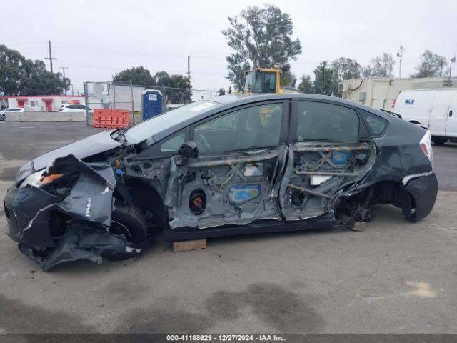 JTDKN3DU8F0399211 Toyota Prius Two