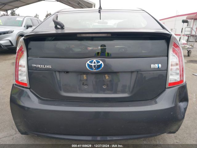 JTDKN3DU8F0399211 Toyota Prius Two