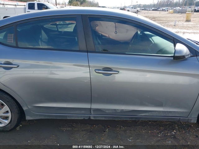 Hyundai ELANTRA SE 2019 KMHD74LF2KU856010 Image 13