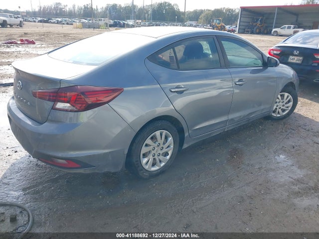 Hyundai ELANTRA SE 2019 KMHD74LF2KU856010 Image 4