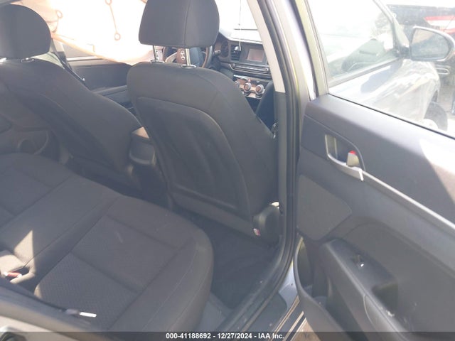 Hyundai ELANTRA SE 2019 KMHD74LF2KU856010 Image 8
