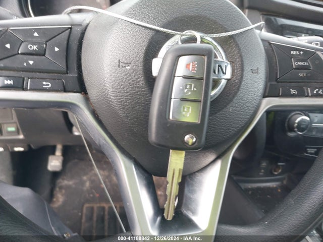Nissan ROGUE S 2017 KNMAT2MV9HP510556 Image 11