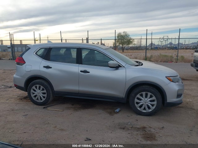 Nissan ROGUE S 2017 KNMAT2MV9HP510556 Image 13